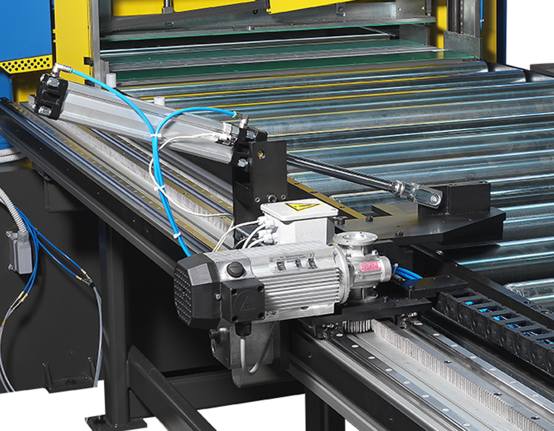 Sliding length stop mounted on aluminum profile with double linear guides, used for cutting grating and foam panels with bandsaw.